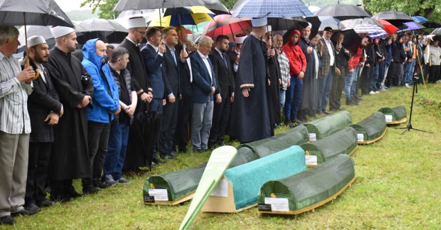 Bosna Hersek’teki savaşta öldürülen 8 Boşnak, 31 yıl sonra defnedildi