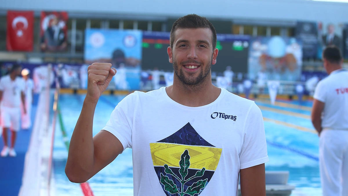 Fenerbahçeli rekortmen yüzücü Sakcı Sırbistan’da 4 altın madalya kazandı
