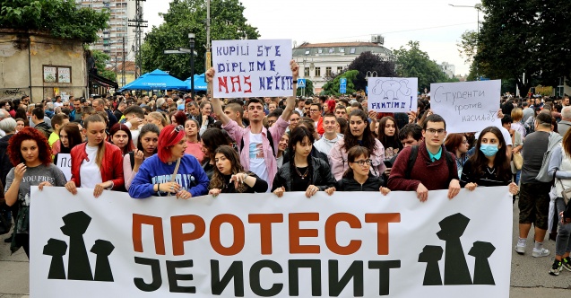 Sırbistan’da hükümet karşıtı gösteri