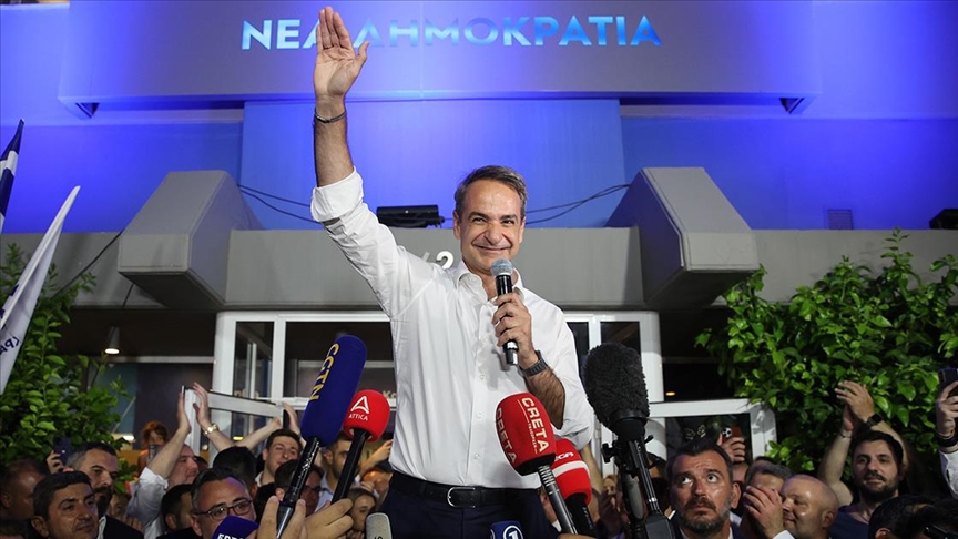 Yunanistan’da Miçotakis’in Yeni Demokrasi Partisi mecliste çoğunluğu sağladı