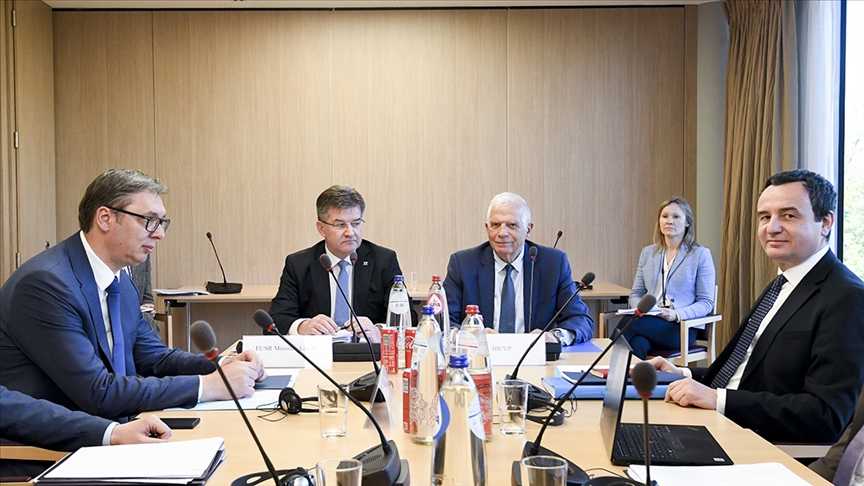 Kosova ve Sırbistan’ın liderleri, Brüksel’de bir araya gelecek
