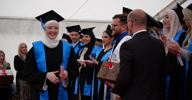 Saraybosna Üniversitesi’nden 250 öğrenci mezun oldu