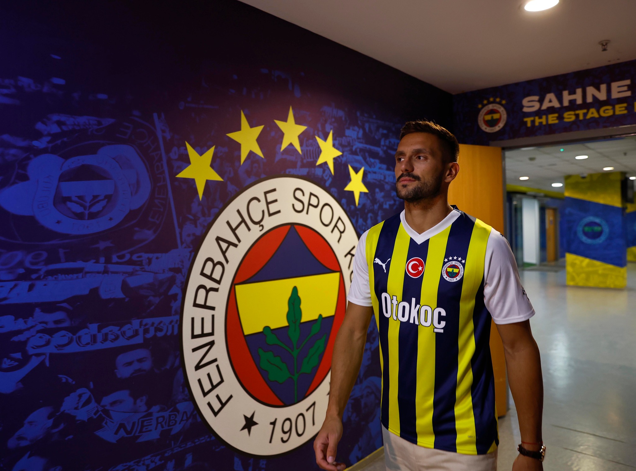 Fenerbahçe, Sırp futbolcu Dusan Tadic’i renklerine bağladı