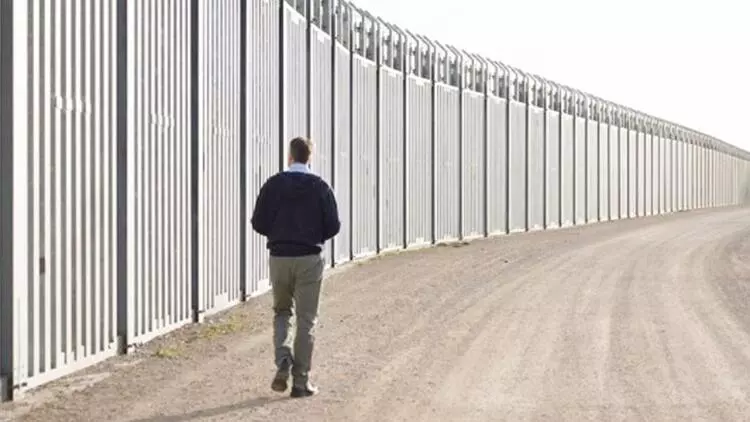 Yunanistan sınırda yeni duvara başladı