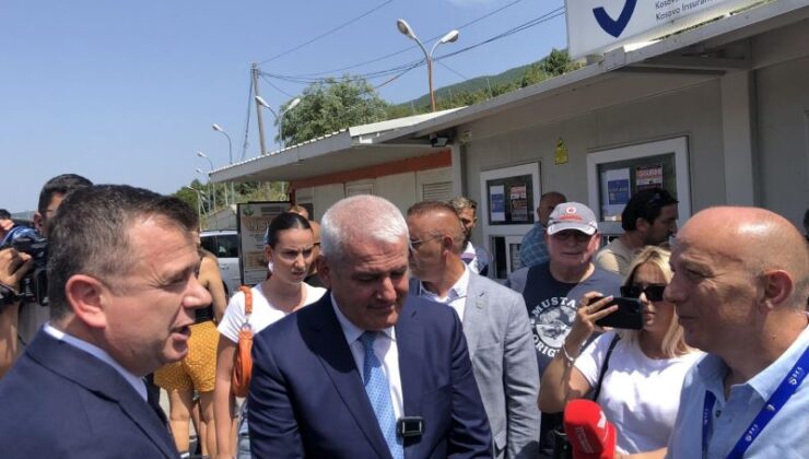 Kosova ile Arnavutluk İçişleri Bakanları sınır kapısında buluştu