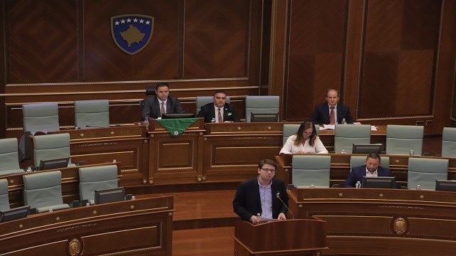 Kosova Meclisi, Srebrenitsa soykırımının kurbanlarını andı