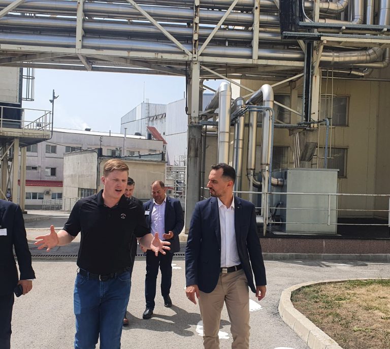 Bulgaristan Ekonomi Bakanı Bogdanov, Bulgaristan’ın en büyük mısır işleme tesisini ziyaret etti