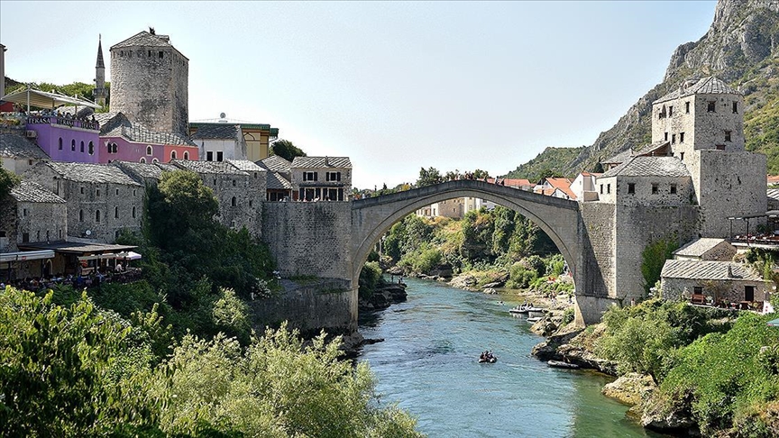 Bosna Hersek’teki Osmanlı mirası Mostar Köprüsü’nün yeniden açılmasının 19’uncu yılı