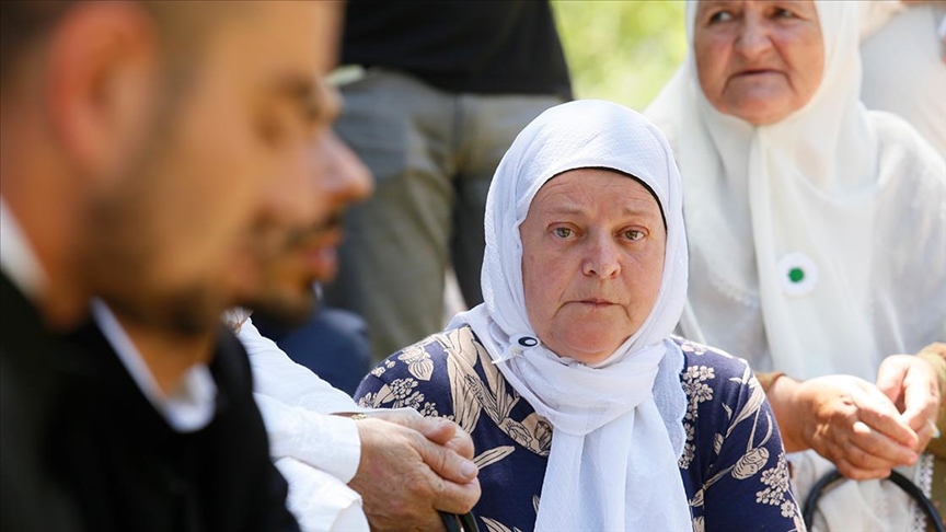 Bosna Hersek’teki savaşta kurşuna dizilen Srebrenitsalı 6 genç dualarla anıldı