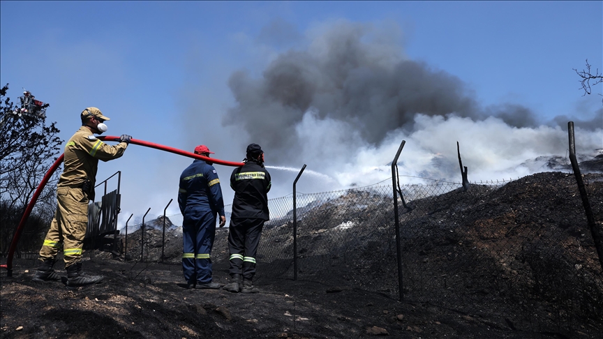 Yunanistan’da birçok yeri etkileyen şiddetli yangınlara ilişkin “Durum daha iyi” açıklaması