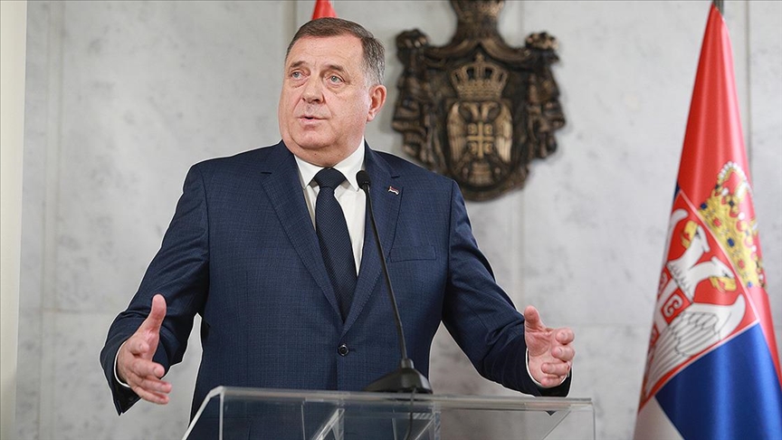 Bosnalı Sırp lider Dodik, Yüksek Temsilci Schmidt’in kararlarını uygulamayacağını açıkladı