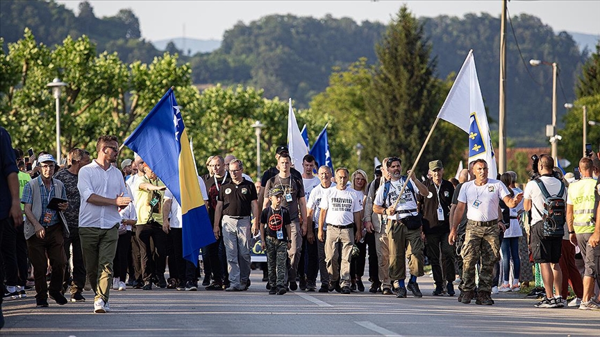Srebrenitsa’daki ölüm yolunda “Barış Yürüyüşü” sona erdi