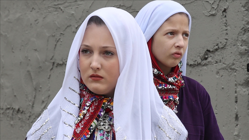 Batı Trakya’da Türk kadınları, Osmanlı döneminden kalma kıyafetleri yaşatmaya çalışıyor