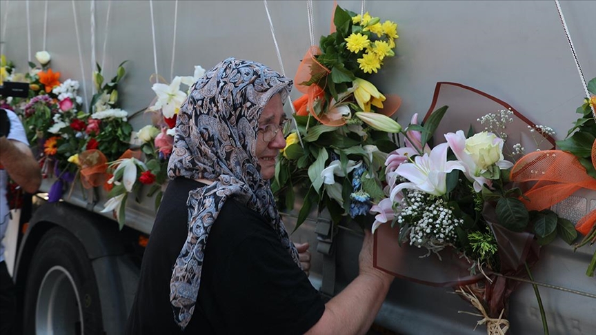 Srebrenitsa soykırımının yıl dönümünde defnedilecek cenazeler Saraybosna’dan dualarla uğurlandı