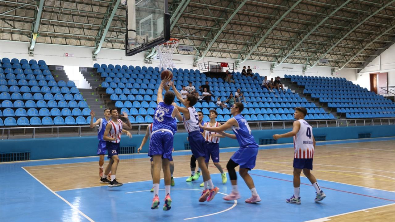 Türkiye, Bulgaristan ve Sırbistan’dan 350 basketbolcu sezona Edirne’de hazırlanıyor