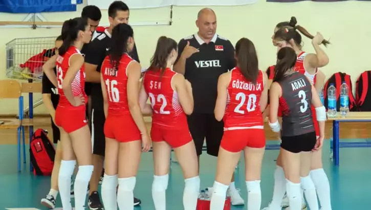 Trükiye 21 Yaş Altı Kadın Voleybol Milli Takımı, Karadağ’ı 3-1 mağlup etti