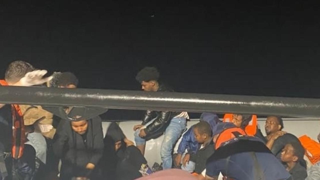 Yunanistan’a kaçmaya çalışan 18 düzensiz göçmen yakalandı