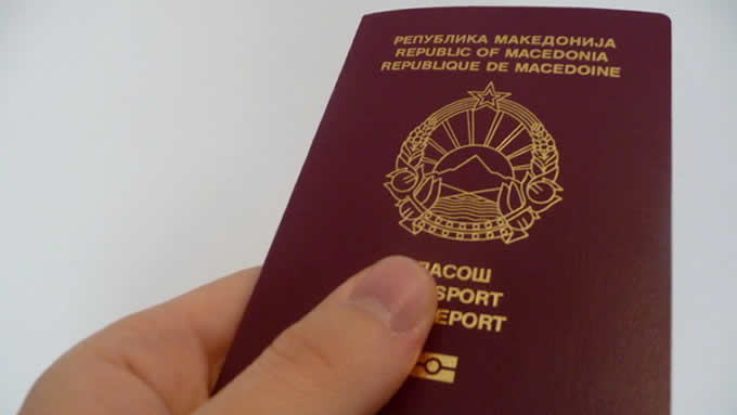 Sahte Makedonya pasaportu bulunduran Arnavutluk vatandaşı gözaltına alındı