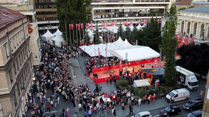 TRT Tabii’nin Rumi dizisinin dünya prömiyeri Saraybosna Film Festivali’nde yapıldı
