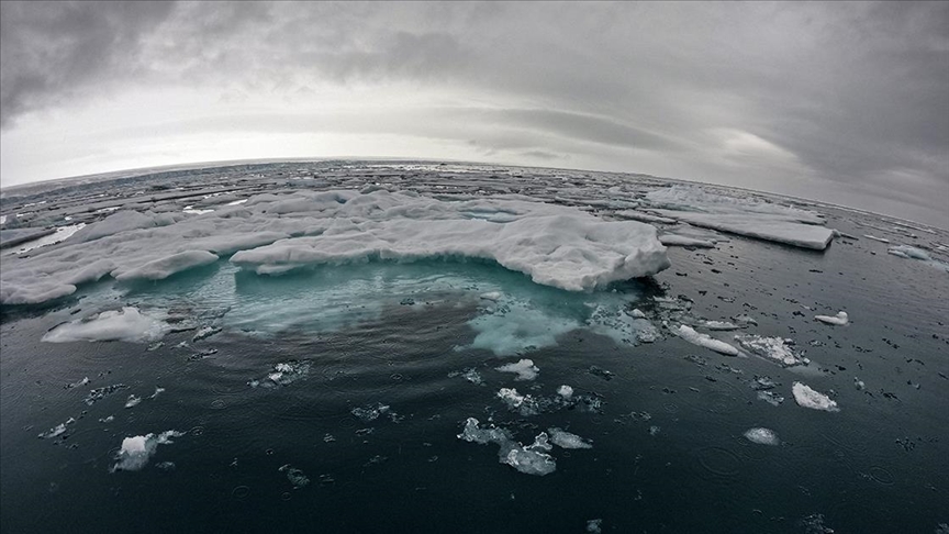 Kuzey Kutbu’nda son bir yılda İstanbul’un 3’te biri büyüklüğünde deniz buzu eridi