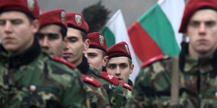 Bulgaristan silahlı kuvvetlerinde kadro yetersizliği endişesi