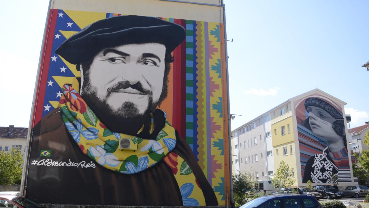 Mostar’daki Sokak Sanatları Festivali’nde binalar duvar resimleriyle süslendi
