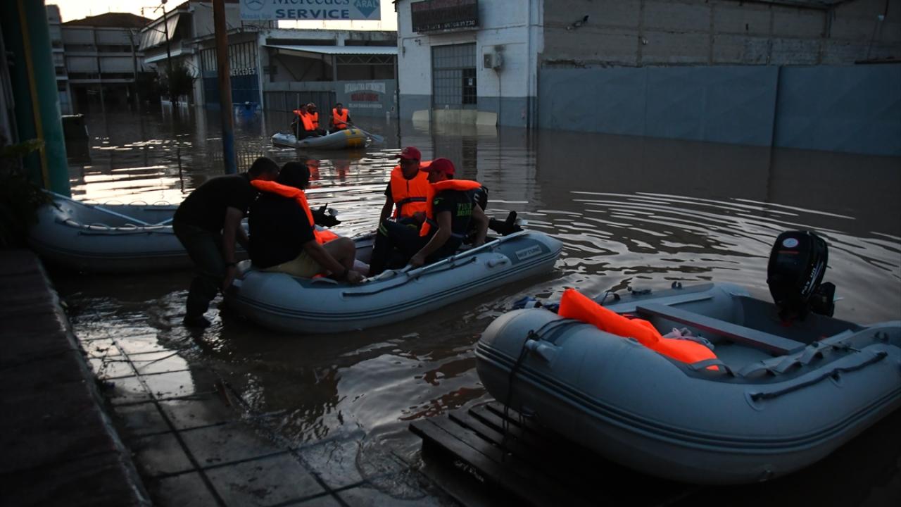 Sel felaketiyle mücadele eden Yunanistan’da çalışmalar sürüyor