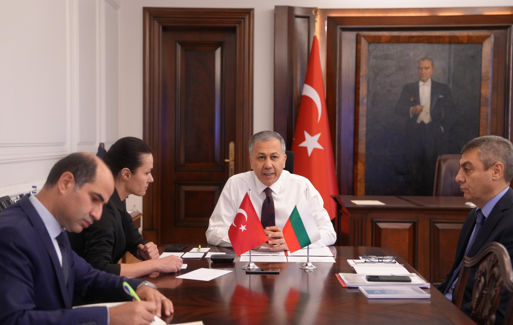 Türkiye İçişleri Bakanı Yerlikaya, Bulgaristan İçişleri Bakanı Stoyanov ile telefonda görüştü