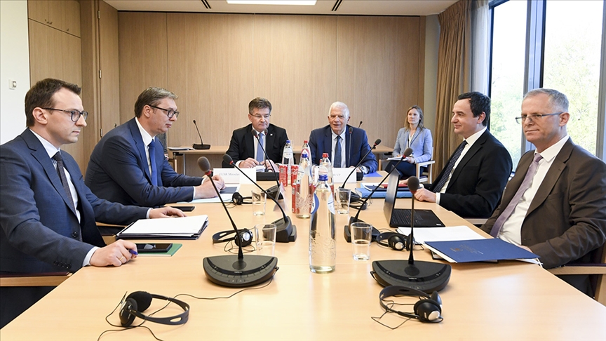 Sırbistan ve Kosova liderleri Brüksel’de görüşecek 