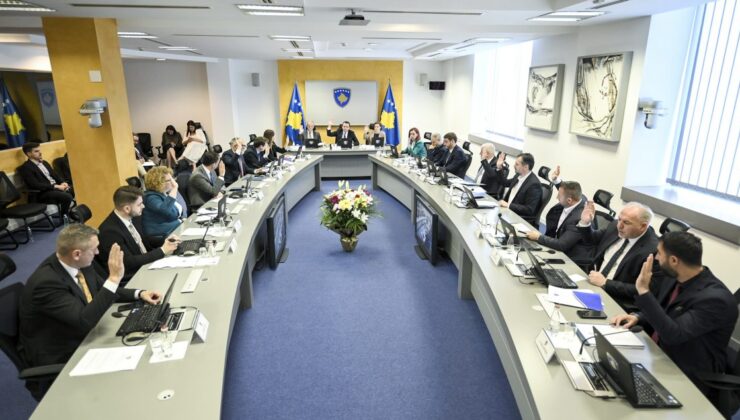 Kosova Hükümeti işsizleri nüfus kayıt sürecinde geçici olarak çalıştıracak