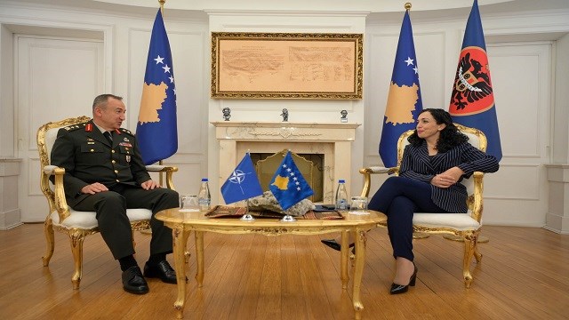 Kosova Cumhurbaşkanı, KFOR komutanlığını ekimde devralacak Tümgeneral Özkan Ulutaş’ı kabul etti