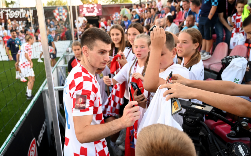 Hırvatistan Milli Takımı futbolcularından “sokak futbolu” etkinliği
