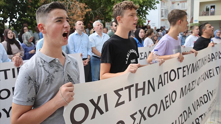 Batı Trakyalı Türklerin, azınlık okulundaki “dönüşümlü eğitim protestosu” devam ediyor