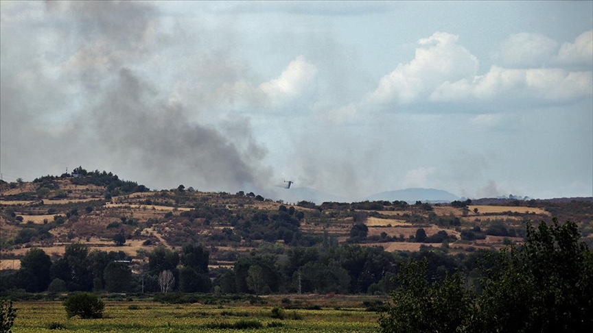 Yunanistan’da süren orman yangını Edirne’nin sınır köylerinden görülüyor