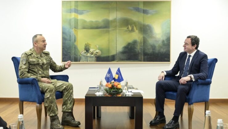 Kosova Başbakanı Kurti, KFOR Komutanı Ulutaş ile görüştü