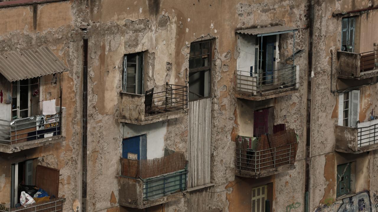 Yunanistan’da tarihi evler yıkılma tehlikesiyle karşı karşıya