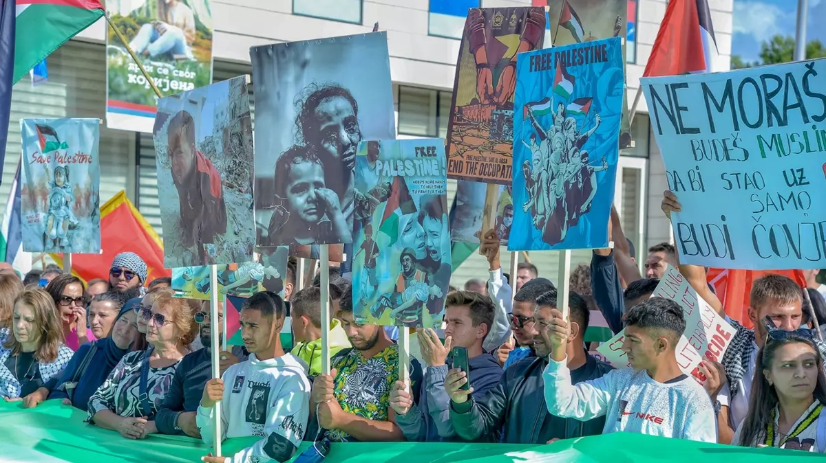 Karadağ’ın başkenti Podgoritsa’da Filistin’e destek gösterisi yapıldı