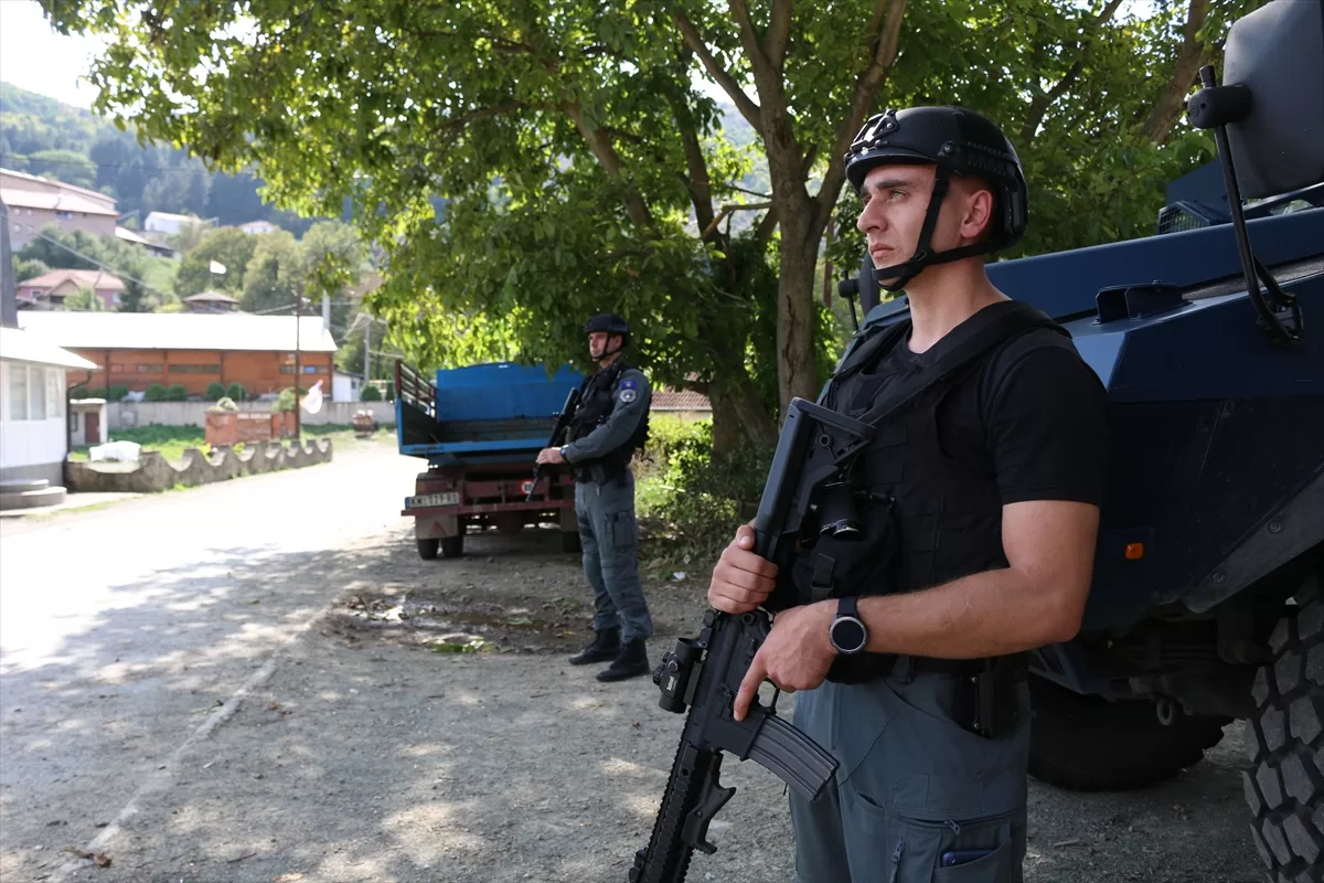 Kosova polisi ülkenin kuzeyinde sıkı güvenlik önlemlerine devam ediyor