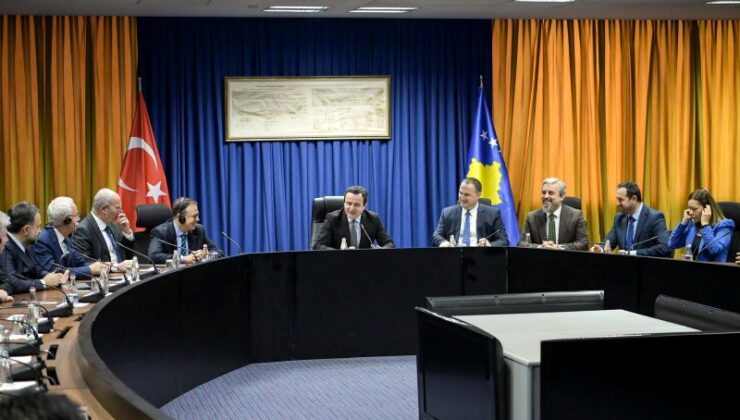 Kosova Başbakanı Kurti, ATO heyeti ile bir araya geldi