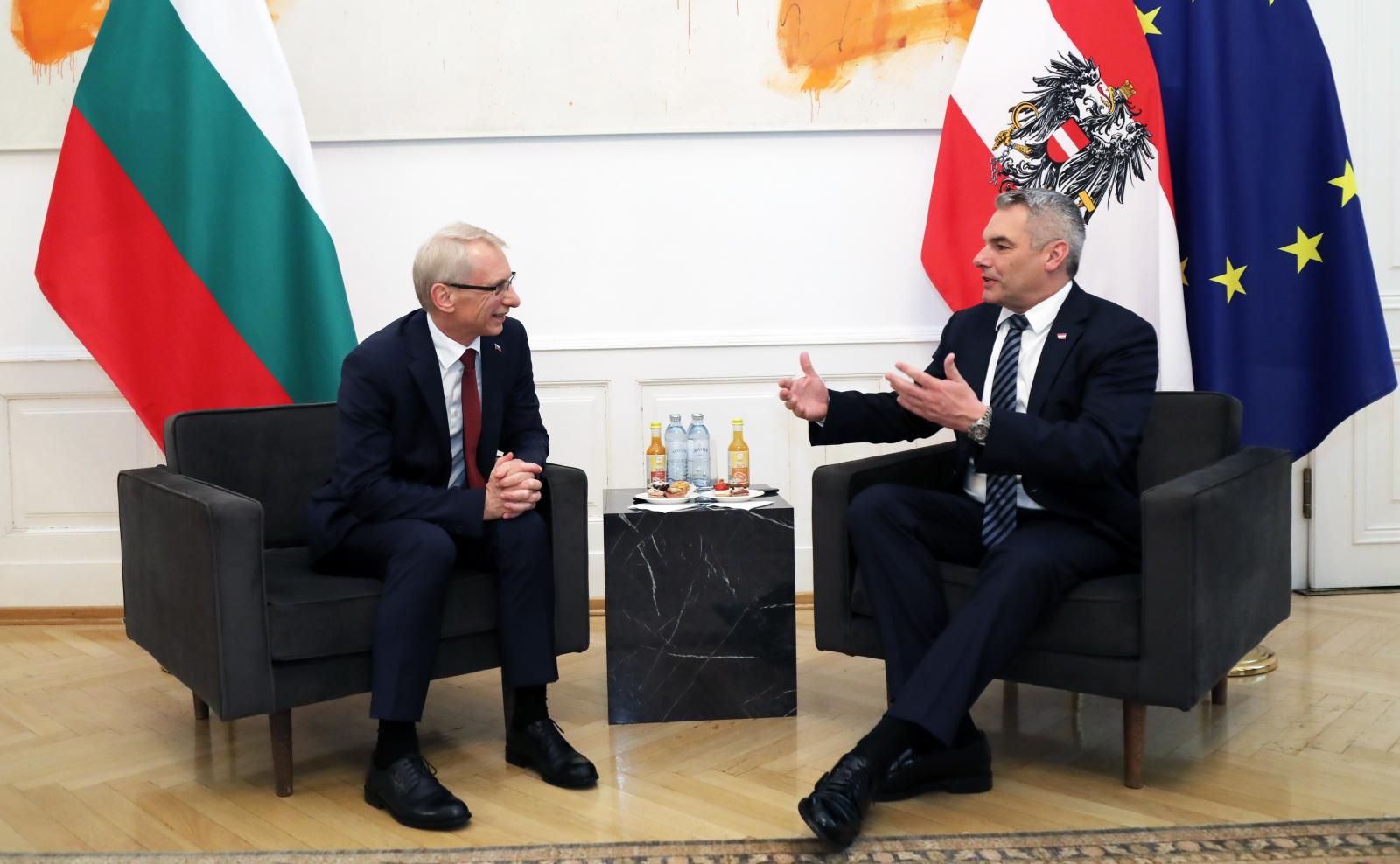 Bulgaristan Başbakanı Denkov, ülkesinin ve Romanya’nın Şengen bölgesine kabul edilmesini istedi
