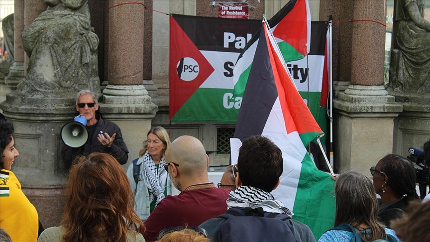 İsrail yanlısı eylemlere izin veren Avrupa ülkeleri, Filistin’le dayanışma gösterilerini yasaklıyor