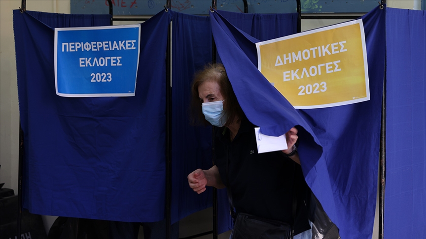 Yunanistan’da iktidar partisinin desteklediği çoğu aday yerel seçim yarışında ilk sırada