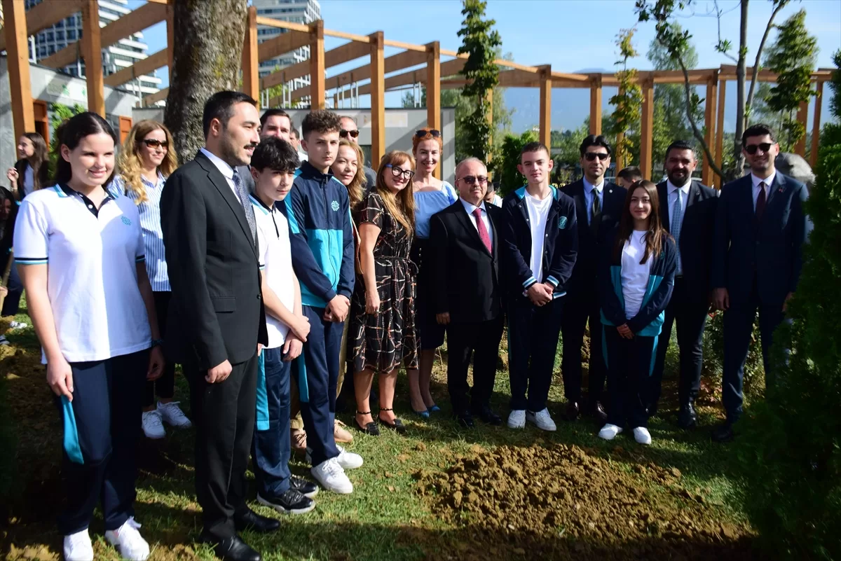Türkiye Maarif Vakfı, Arnavutluk’ta ağaç dikimi etkinliğine katıldı