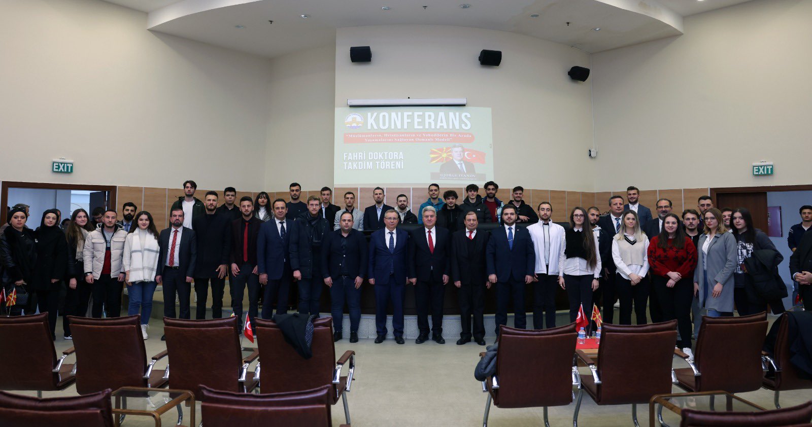 Eski Cumhurbaşkanı İvanov, TÜ’deki uluslararası öğrencilerle buluştu