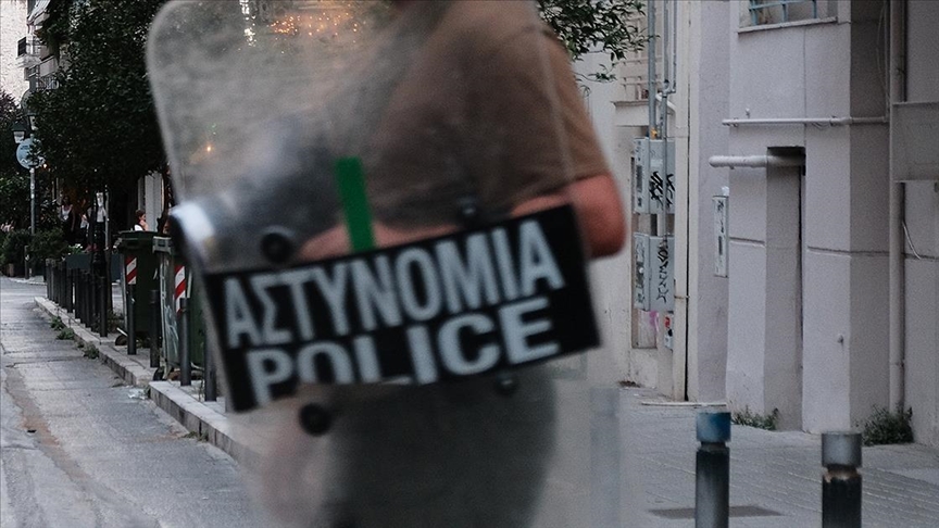 Yunanistan’da polis kurşunuyla öldürülen genç için düzenlenen eylemde arbede çıktı