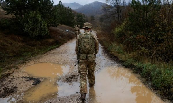 KFOR, Kosova’nın kuzeyinde varlığını dört katına çıkardı