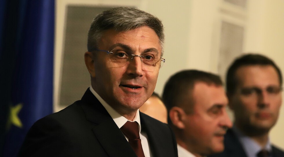Bulgaristan’da HÖH partisi Lideri Mustafa Karadayı görevinden istifa etti