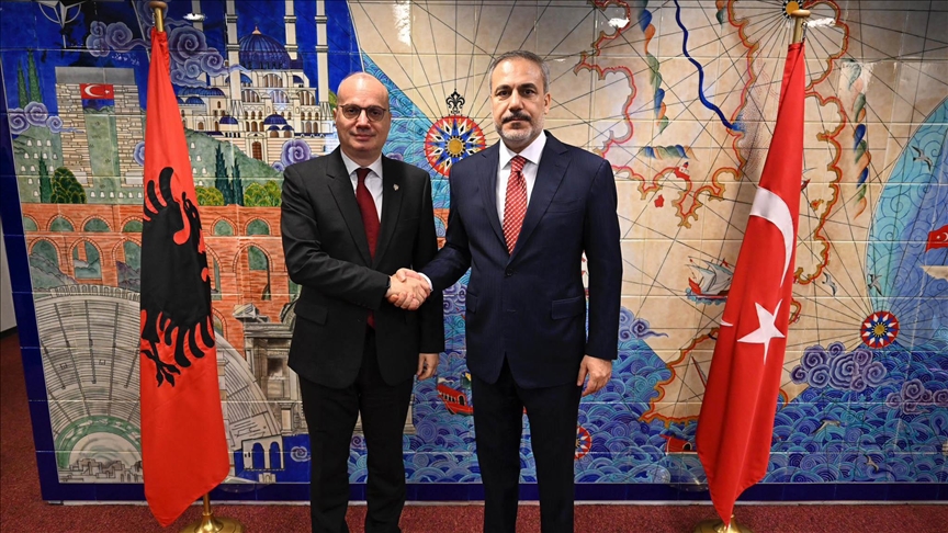 Türkiye Dışişleri Bakanı Fidan, Arnavutluk Dışişleri Bakanı Hasani ile görüştü