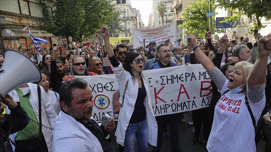 Yunanistan’da kamu çalışanı doktor ve sağlık personeli 2 günlük greve gidiyor