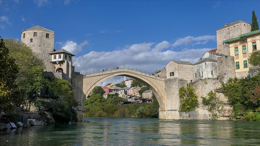“Kültürlerin buluşma noktası” Mostar Köprüsü’nün yıkılışının üzerinden 30 yıl geçti